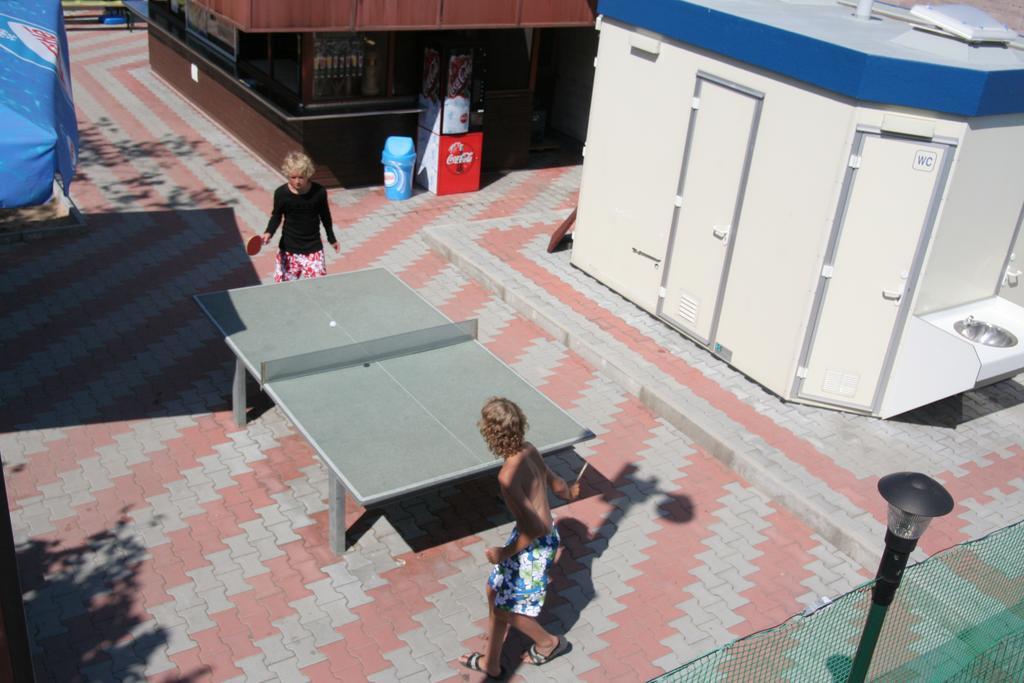 Hotel Camping Oase Praha Zlatníky Exteriér fotografie